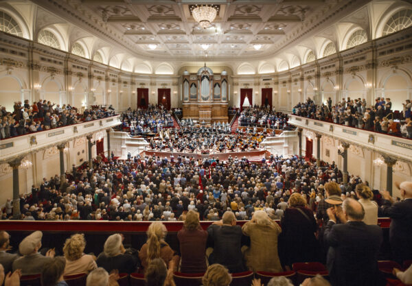 Planet Earth: Symfonische Blaasmuziek van Wereldformaat
